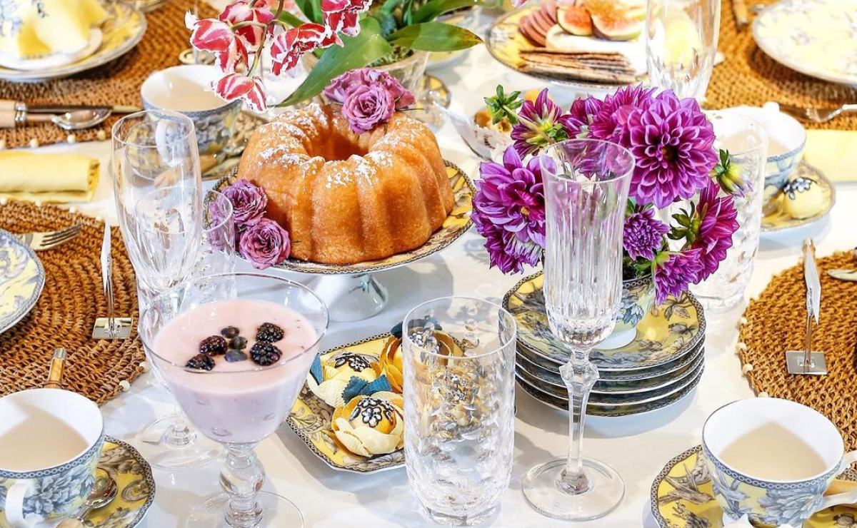 como fazer arranjo lirios mesa cafe dia maes