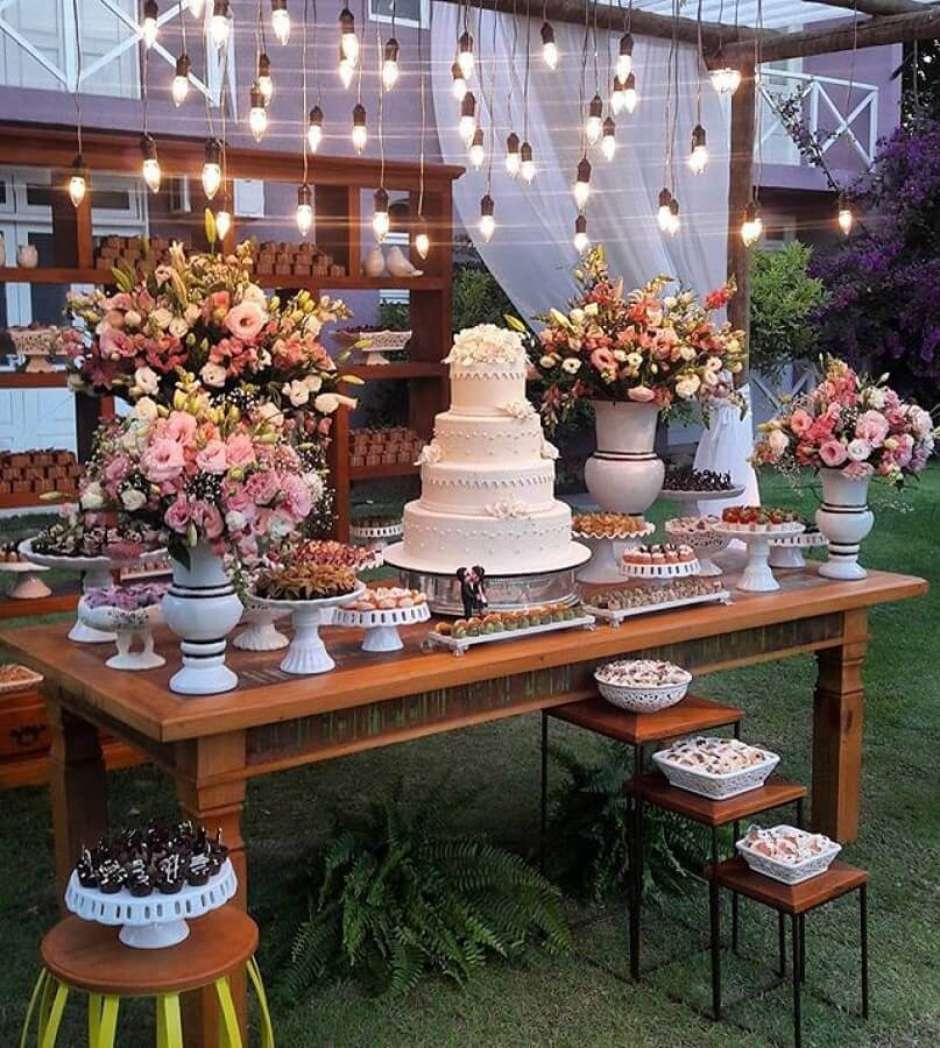 como escolher centro de mesa para casamento boho chic