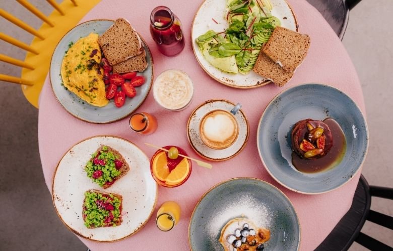 O Guia Completo dos Talheres Dourados para uma Mesa de Jantar Inesquecível