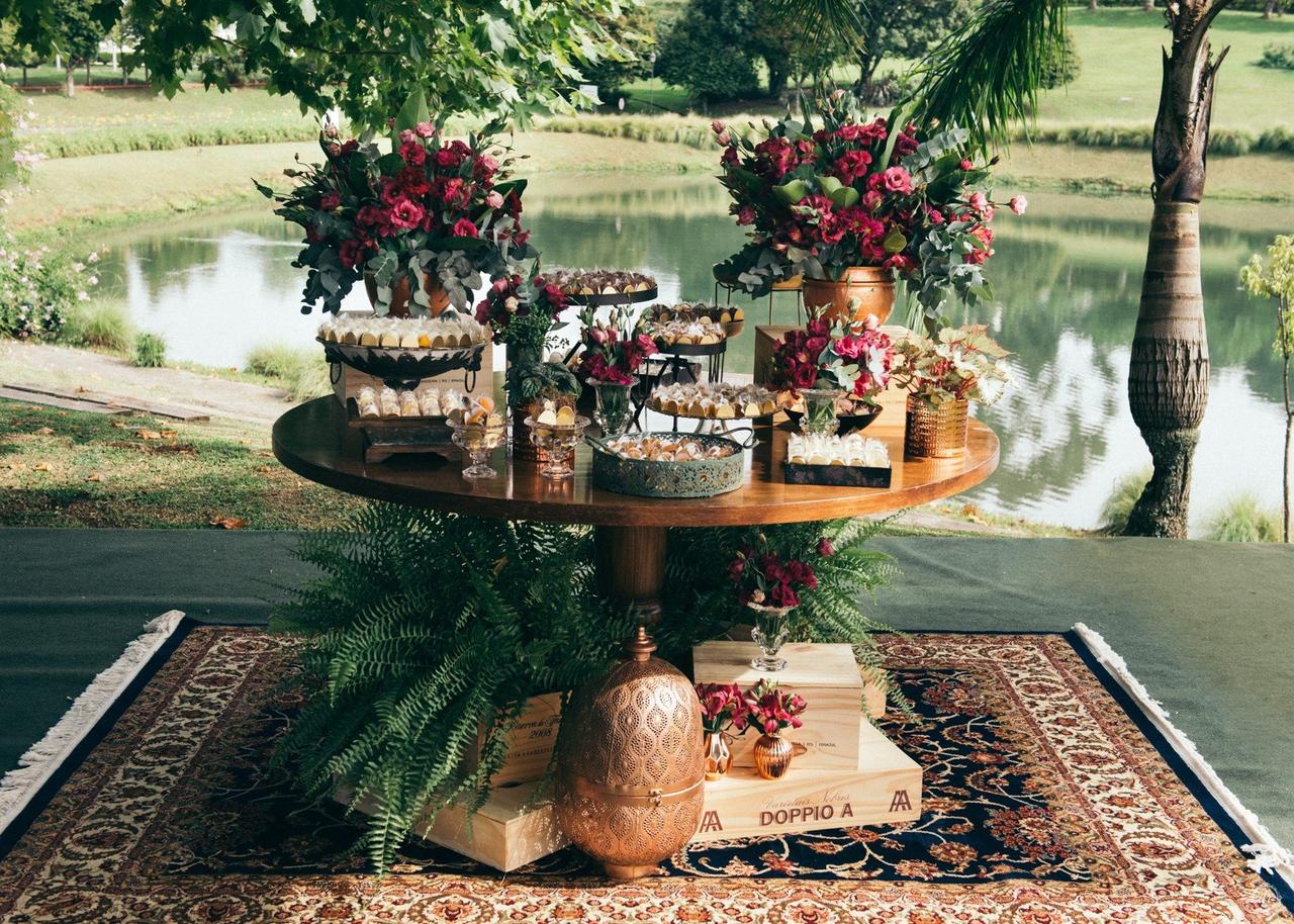 decoração mesa de doces simples