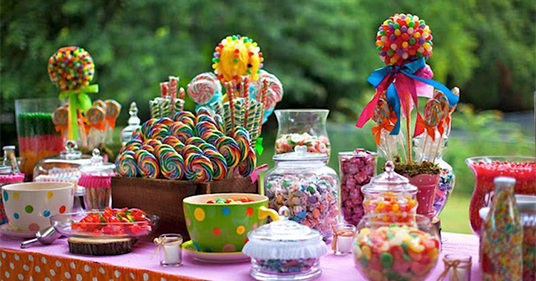 decoração mesa de doces simples