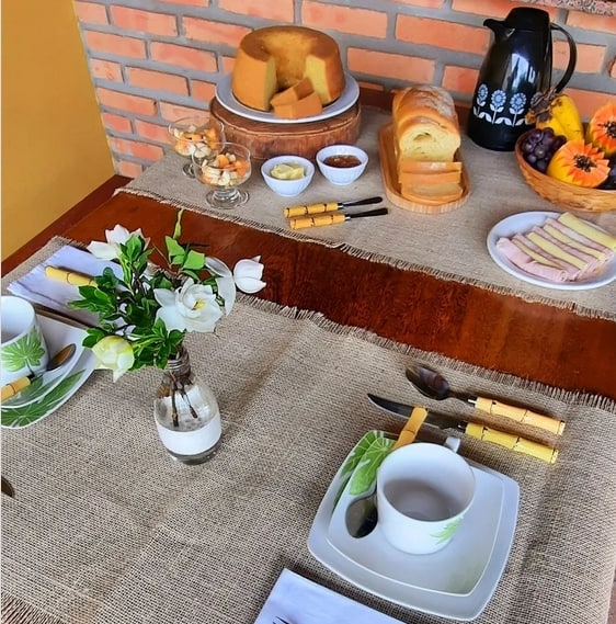 custo medio para decorar mesa de cafe da manha
