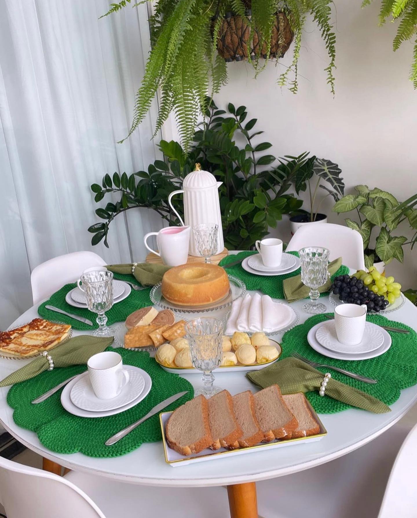 sousplat ou jogo americano qual o melhor para cafe da manha