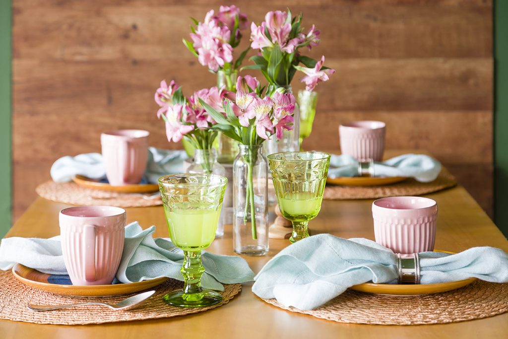 decoração mesa dia da mulher minimalista moderna