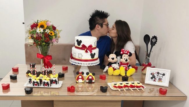 centro de mesa mickey minnie DIY com materiais reciclados