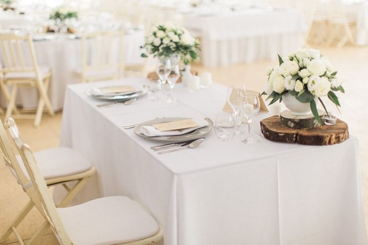 Tendências de metais e texturas para casamentos modernos