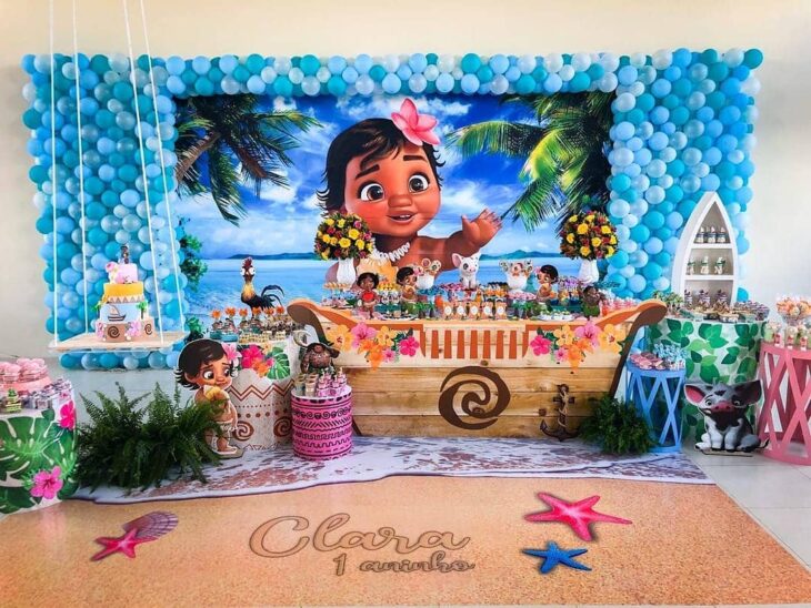 Arco de Balões Desconstruído: O Toque Tropical na Sua Festa Moana Baby
