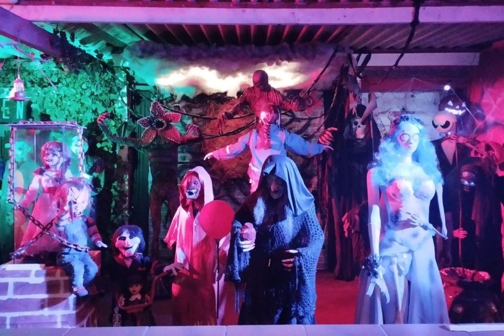 5 ideias de títulos:
1. Transforme sua Festa com a Magia de Monstros S.A.: Dicas de Decoração Essenciais.
2. Do Filme para o Quarto: Como Criar um Espaço Temático de Monstros S.A. para Crianças.
3. Decoração Monstros S.A. DIY: Ideias Criativas e Econômicas para Festas e Quartos.
4. Guia Completo: Itens de Decoração e Onde Encontrar para sua Festa Monstros S.A.
5. Cores e Personagens: A Essência da Decoração Monstros S.A. para Festas Infantis.