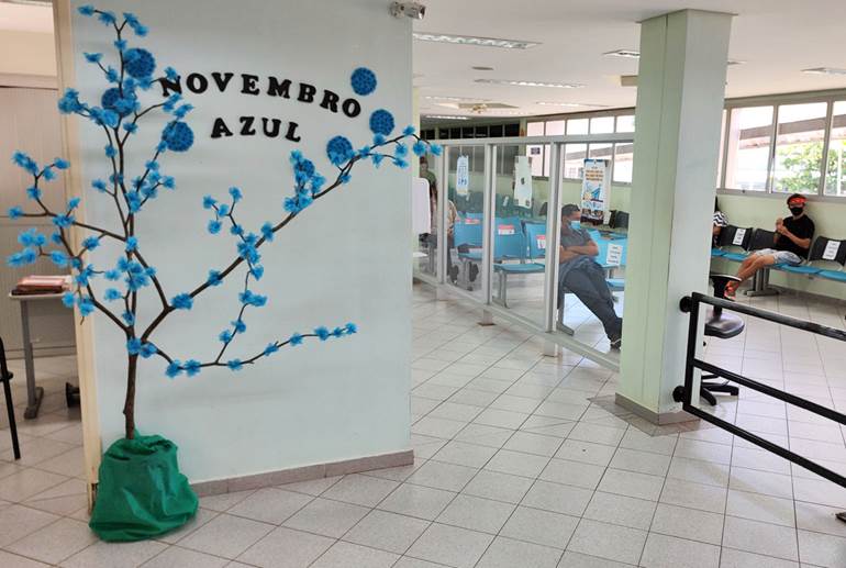 Painéis e Murais Interativos para o Novembro Azul em Escolas e Postos de Saúde