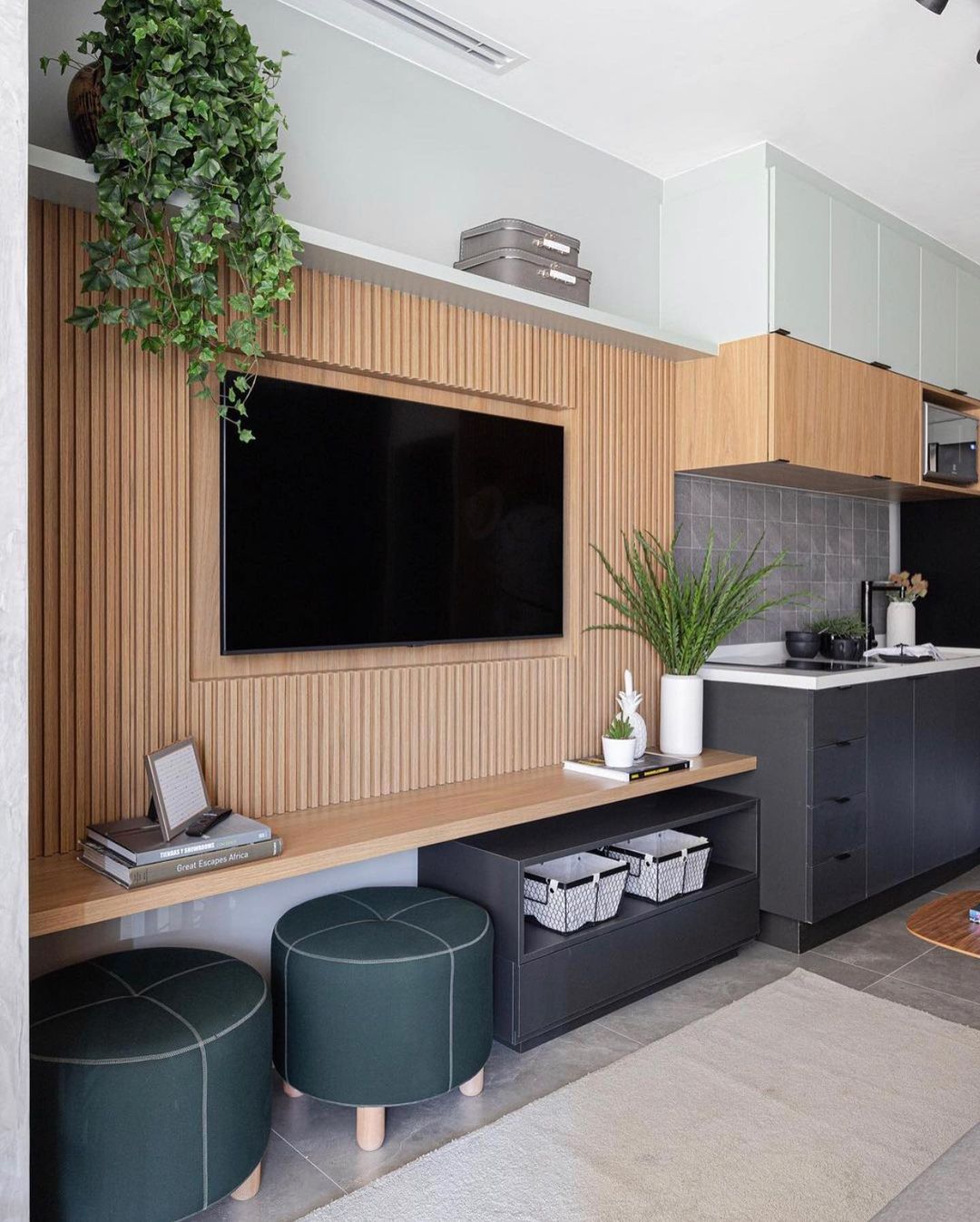 ideias de decoração painel de tv ripado com led