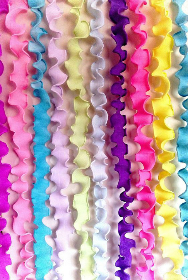 5 ideias de títulos:
1. Decoração com Papel Crepom: Guia Completo para Festas Inesquecíveis
2. Transforme sua Festa: Ideias Criativas com Papel Crepom
3. DIY: Como Fazer Flores e Painéis Incríveis de Papel Crepom
4. Papel Crepom: O Segredo para uma Decoração Econômica e Charmosa
5. Dicas e Truques: Maximizando o Uso do Papel Crepom na sua Decoração