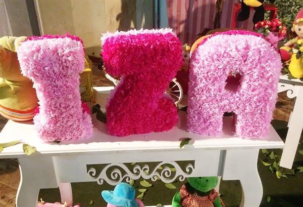 5 ideias de títulos:
1. Decoração com Papel Crepom: Guia Completo para Festas Inesquecíveis
2. Transforme sua Festa: Ideias Criativas com Papel Crepom
3. DIY: Como Fazer Flores e Painéis Incríveis de Papel Crepom
4. Papel Crepom: O Segredo para uma Decoração Econômica e Charmosa
5. Dicas e Truques: Maximizando o Uso do Papel Crepom na sua Decoração