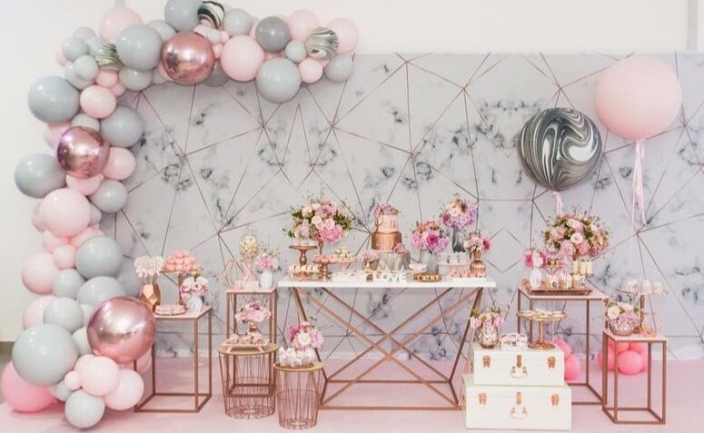 5 ideias de títulos:
1. Decoração de Festa 2026: Tendências que Vão Transformar seu Evento
2. Minimalismo vs. Maximalismo: Qual Estilo de Decoração de Festa Escolher em 2026?
3. Biofilia e Tecnologia: A Nova Fronteira da Decoração de Festas
4. Temas de Festa Infantis e Adulto que Dominarão 2026
5. Itens Essenciais para uma Decoração de Festa Inesquecível em 2026