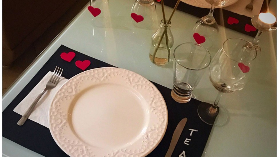 como fazer centro de mesa dia dos namorados com velas