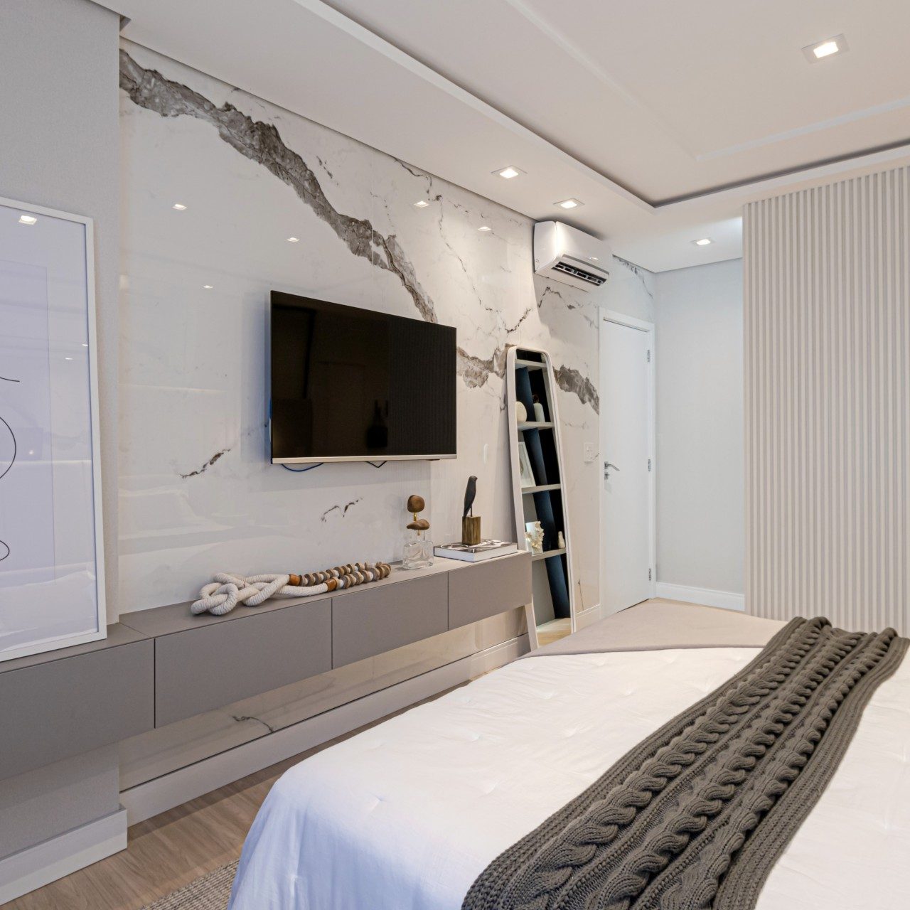 Como escolher o painel ripado ideal para sua TV em 2026