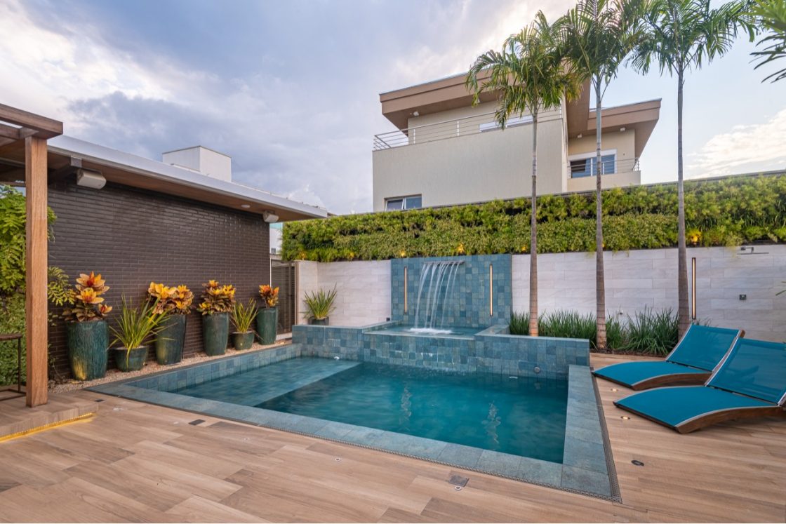 decoração para parede de piscina