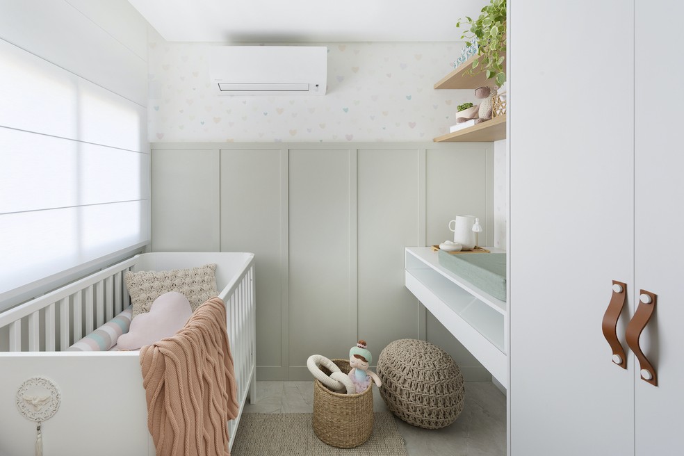 5 ideias de títulos:
1. Guia Completo: Decoração de Quarto de Bebê dos Sonhos
2. Tendências 2024: Os Estilos Mais Incríveis para o Quarto do seu Bebê
3. Dicas Essenciais: Como Montar um Quarto de Bebê Funcional e Lindo
4. Do Planejamento à Execução: O Cronograma Ideal para o Quarto do Bebê
5. Estilos de Decoração para Quarto de Bebê: Boho