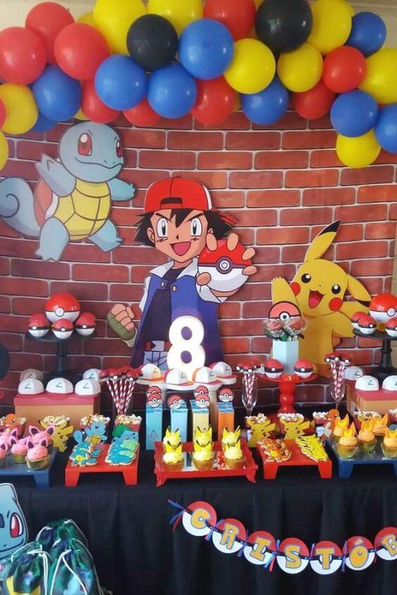 decoração festa pokemon barata vs luxuosa
