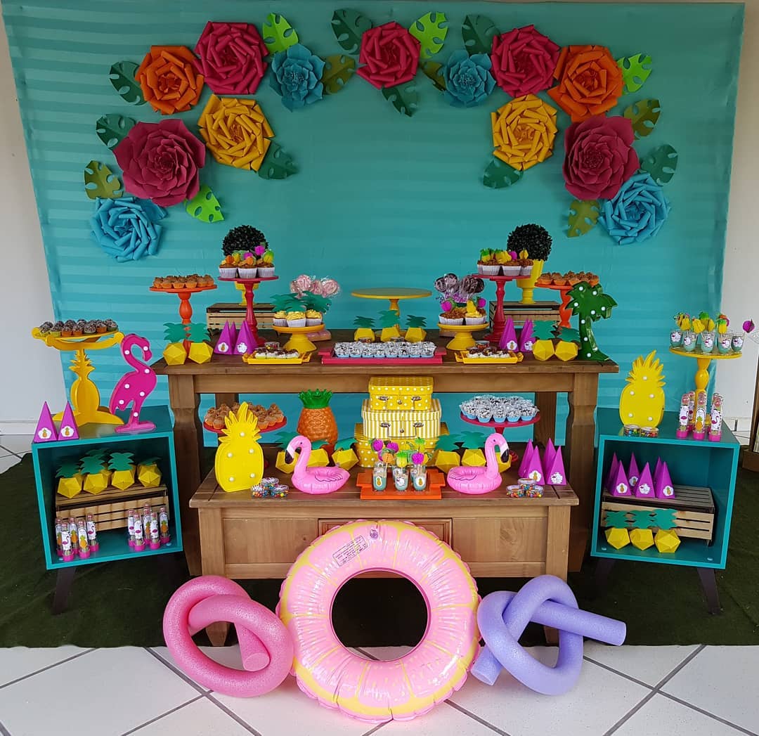 Iluminação Criativa para Pool Party Noturna: Transforme sua Piscina