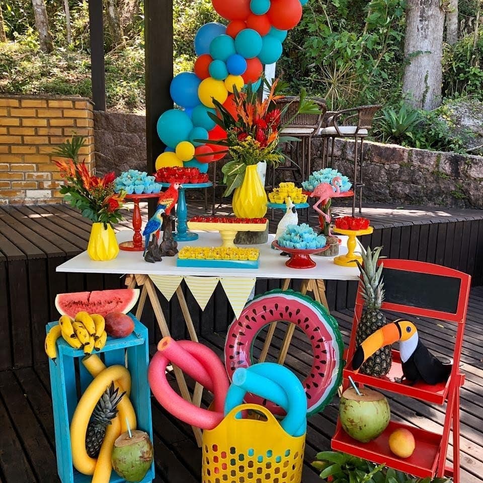 ideias de decoração pool party masculina simples e barata