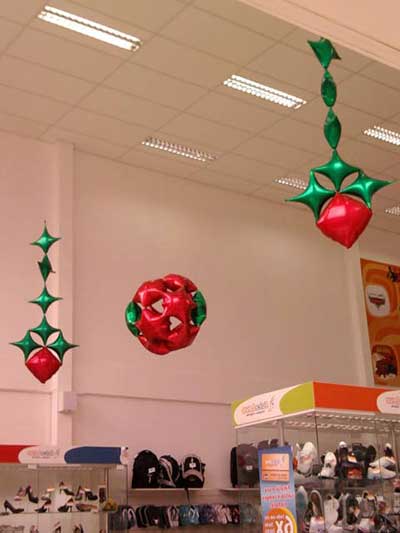 decoração loja de artesanato com materiais reciclados