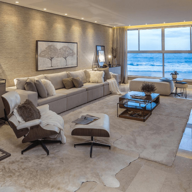 decoração praiana apartamento com foco em iluminação natural