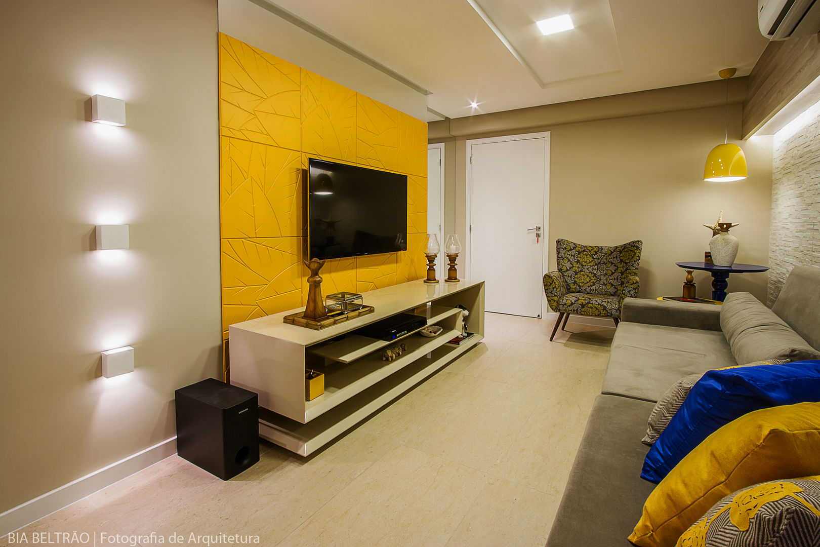 custo decoração preto e amarelo apartamento pequeno