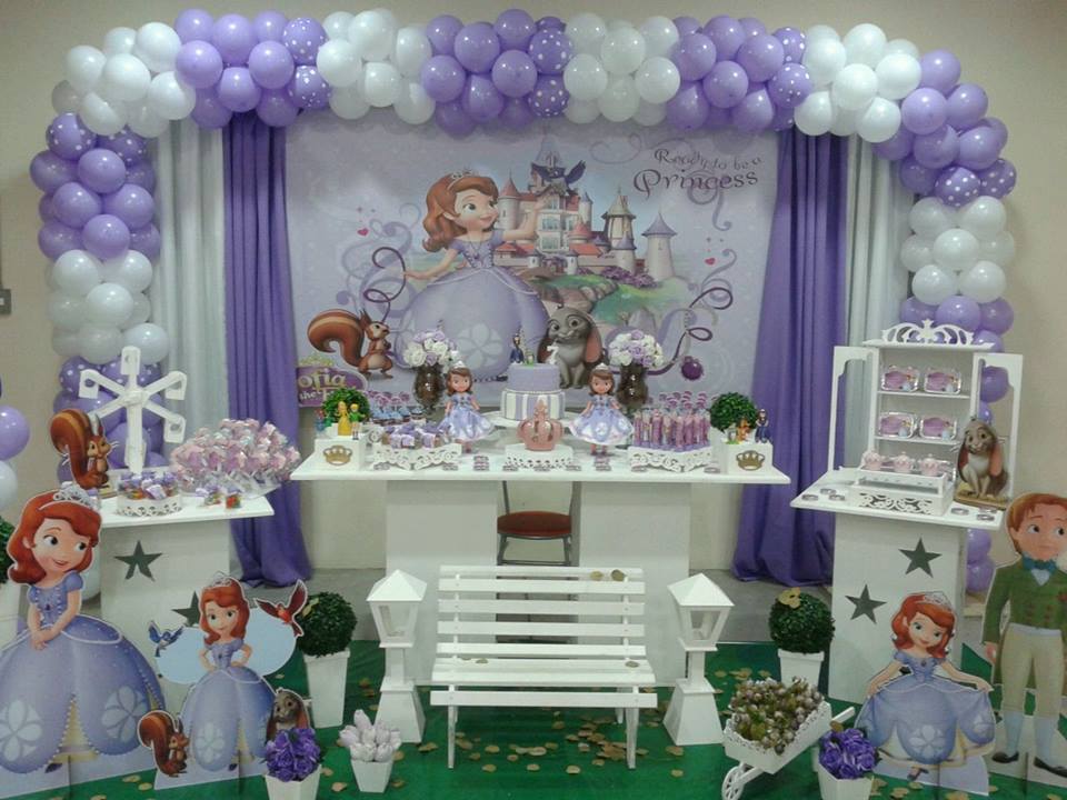 5 ideias de títulos:
1. Decoração Mágica da Princesa Sofia: Dicas Infalíveis para uma Festa Inesquecível!
2. Festa Princesa Sofia: Como Criar um Ambiente Encantador com Pouco Orçamento.
3. DIY Festa Princesa Sofia: Ideias Criativas de Decoração e Lembrancinhas.
4. O Guia Completo da Festa Princesa Sofia: Do Bolo aos Balões.
5. Transforme sua Festa com o Tema Princesa Sofia: Inspirações e Tendências.