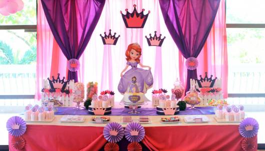 decoração princesa sofia simples