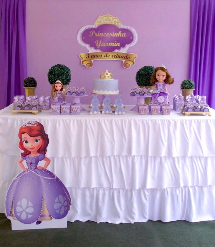 decoração princesa sofia simples