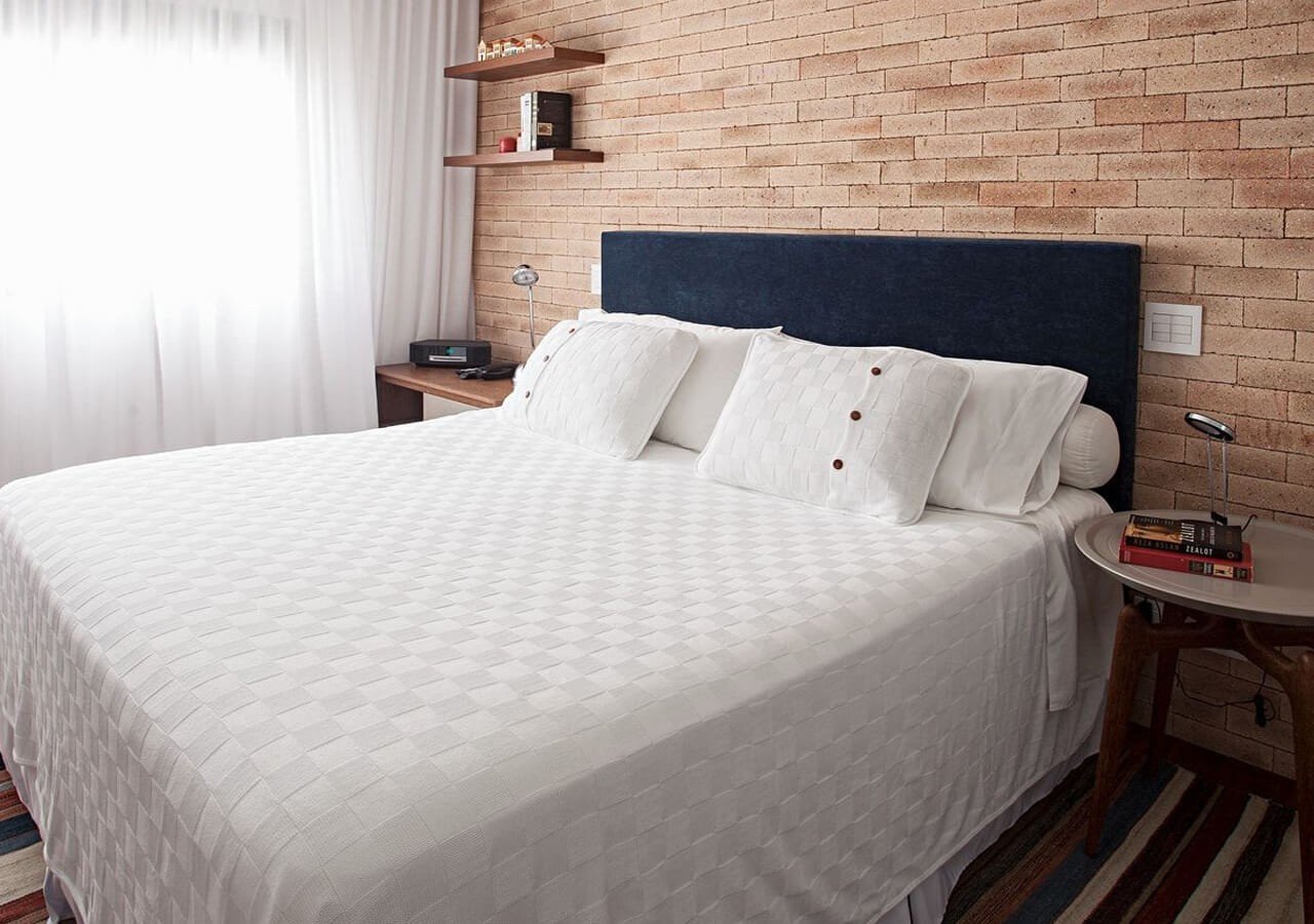 erros comuns decorar quarto branco madeira