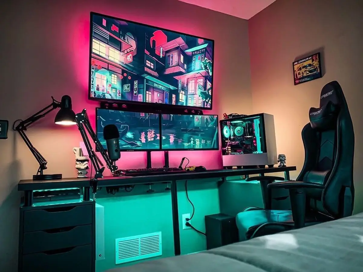 5 ideias de títulos:
1. Quarto Gamer Minimalista: Tendências e Dicas para 2026
2. Iluminação Gamer Perfeita: Guia Completo de RGB e LED
3. Móveis Essenciais para um Setup Gamer Confortável em 2026
4. Decoração de Parede para Quarto Gamer: Ideias Criativas
5. A Paleta de Cores Ideal para o seu Quarto Gamer em 2026