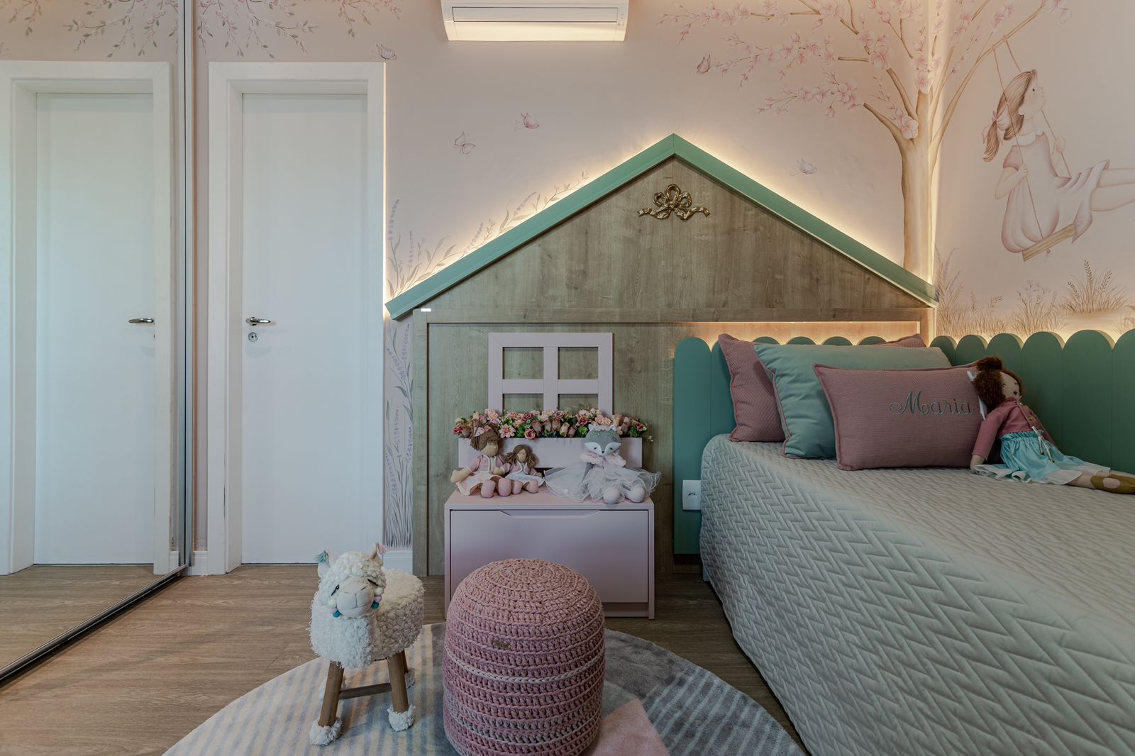 quarto de adolescente gamer feminino