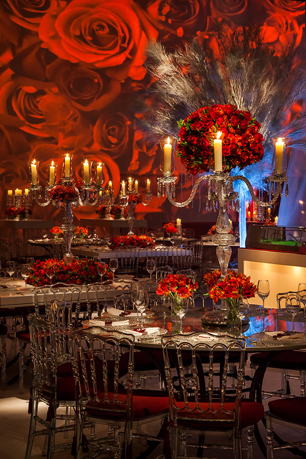 como fazer arco de balões desconstruído rosa e vermelho