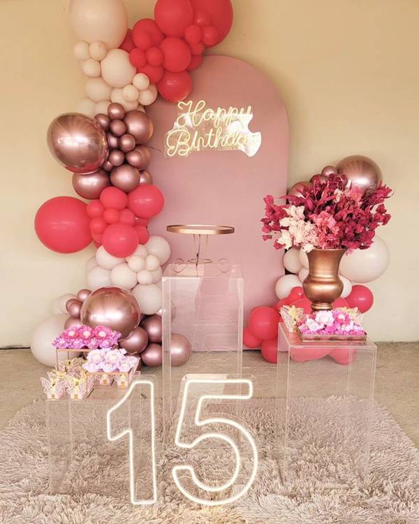 quanto custa decoração festa rose gold