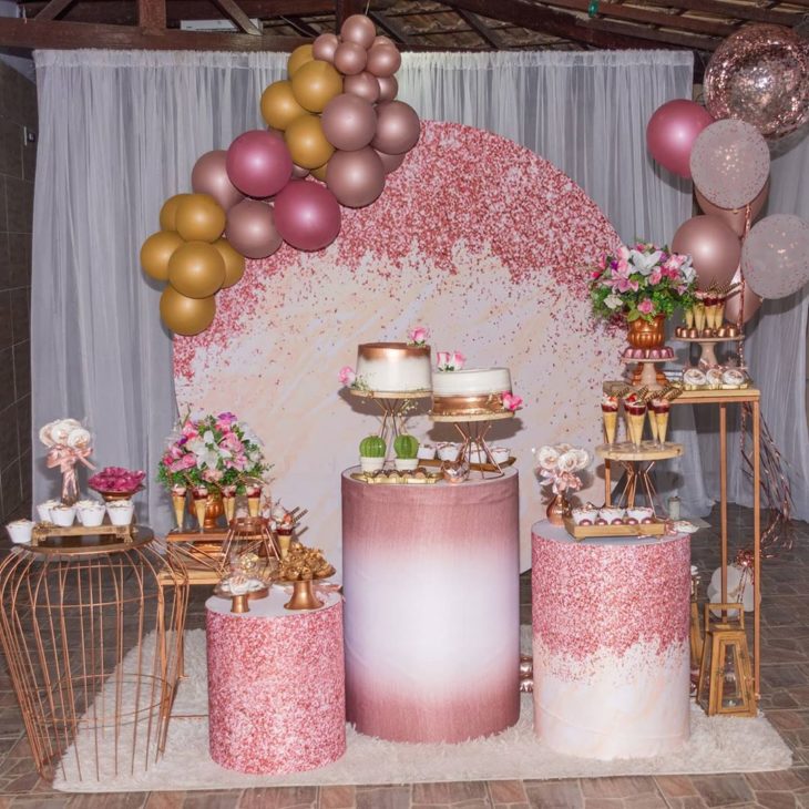 decoração rose gold vs dourado festa