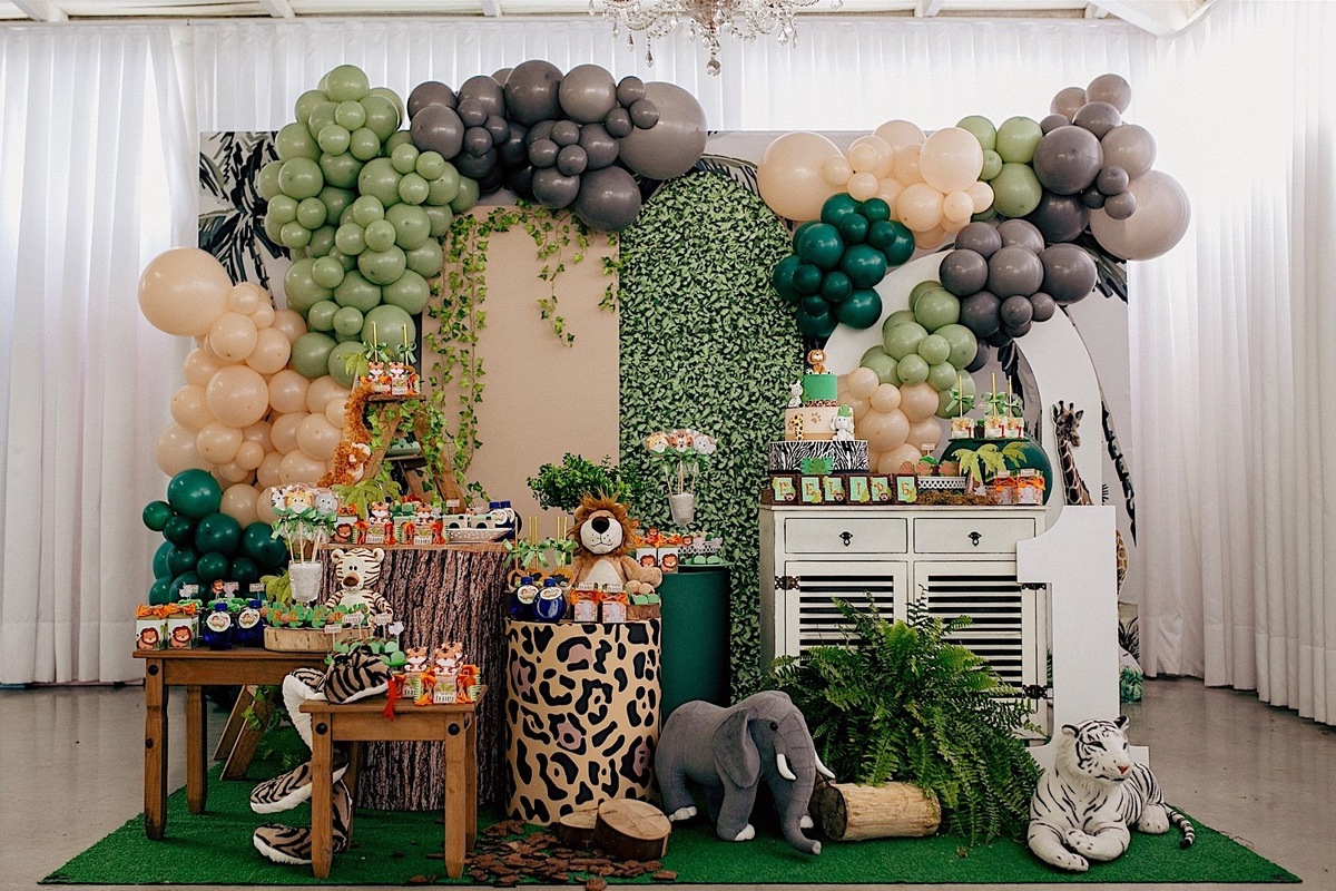 decoração safari 1 ano