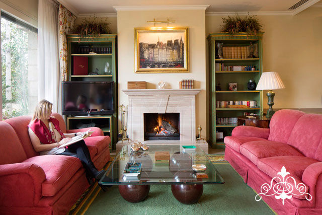 Iluminação clássica: Lustres e candelabros que transformam ambientes