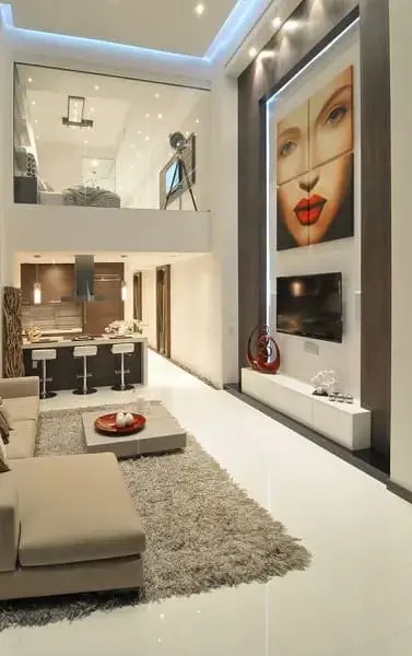 Tendências de Decoração para Salas de Estar com Pé-Direito Alto