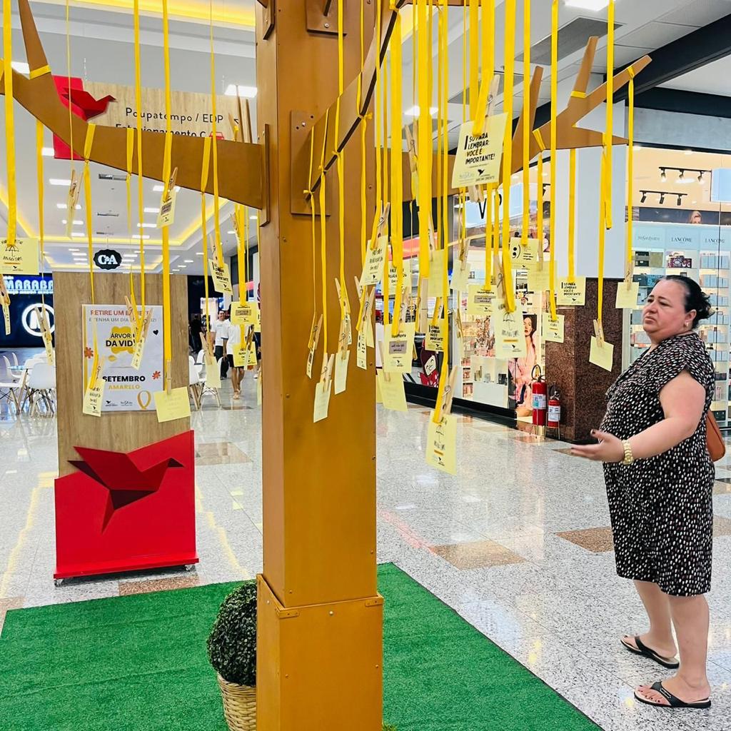 O Significado Profundo dos Símbolos do Setembro Amarelo: Girassol e Laço