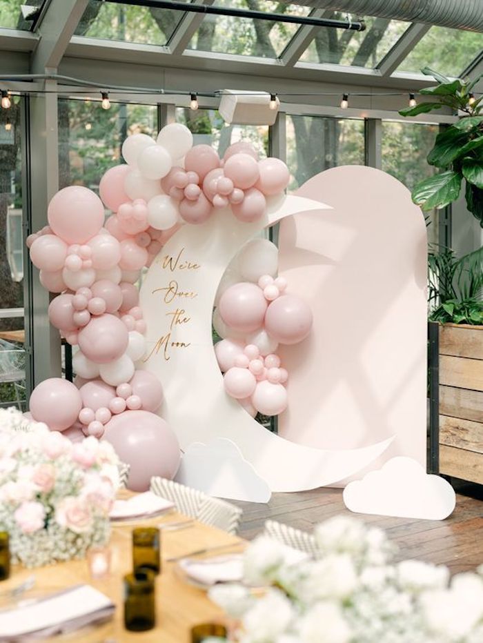 quanto custa decoração simples chá de fraldas menina