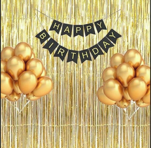 decoração simples com cortina metalizada