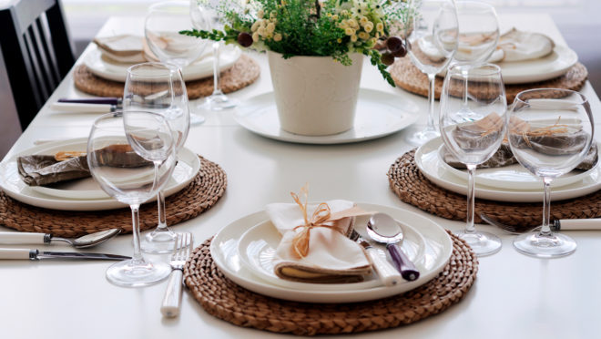 DIY: Transforme Objetos Comuns em Peças Decorativas para sua Mesa