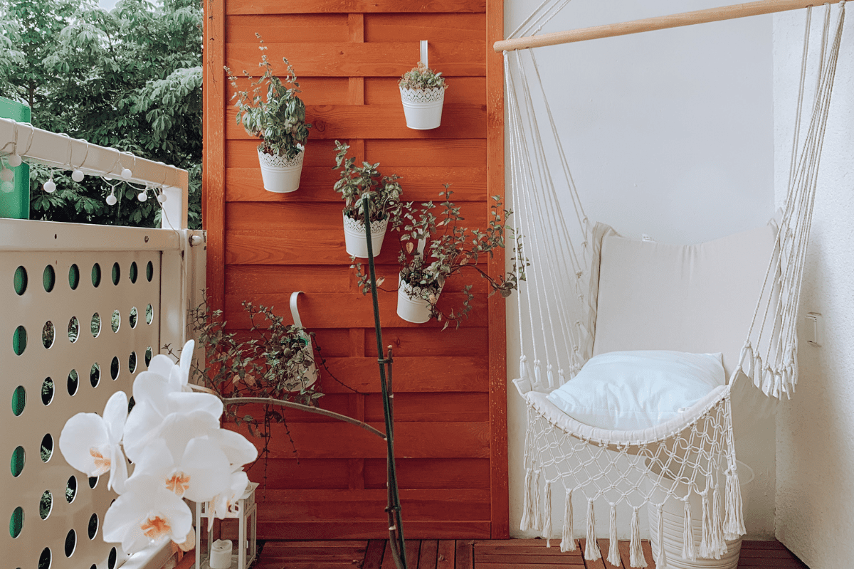 decoração de varanda simples vs decoração de varanda elaborada