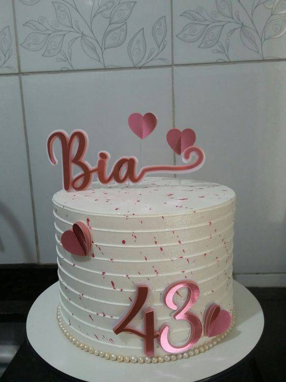 como evitar bolo feminino simples sem graça