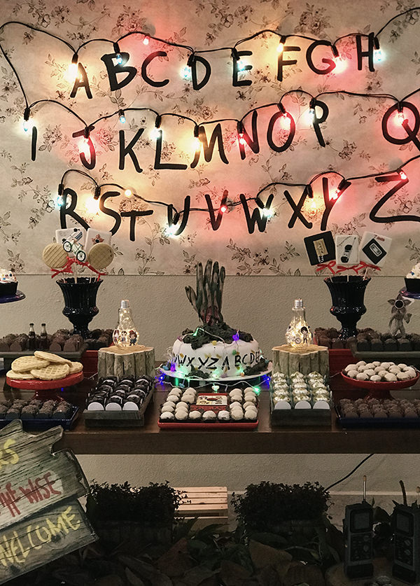 evitar erros decoração festa stranger things barata