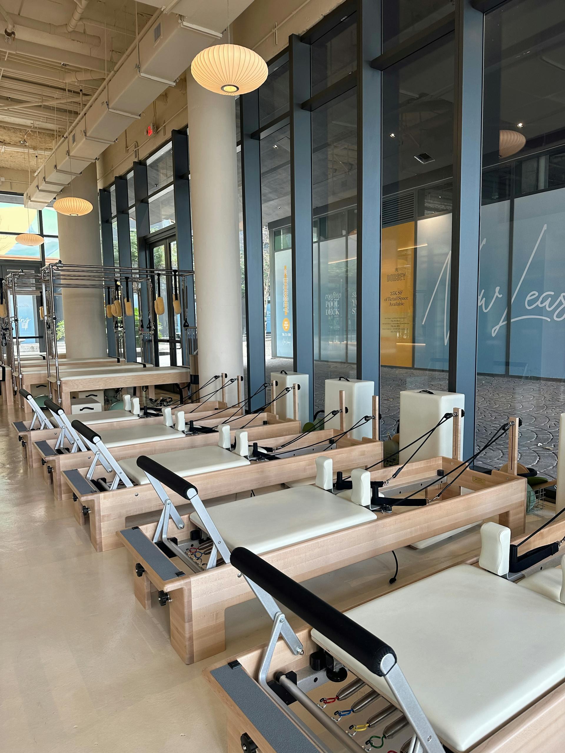 Paleta de cores que promovem bem-estar em estúdios de Pilates