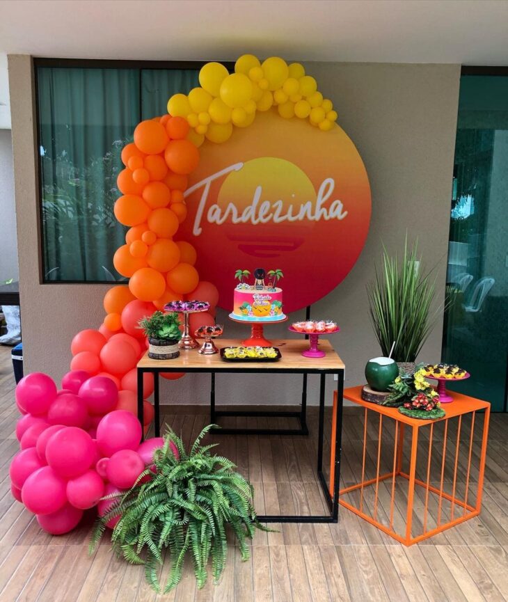 Como Fazer uma Decoração de Festa Tardezinha Simples e Barata