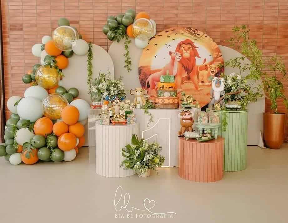 decoração festa alegria vs decoração divertida mente