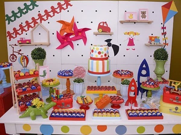 ideias de decoração de festa tema brinquedos antigos